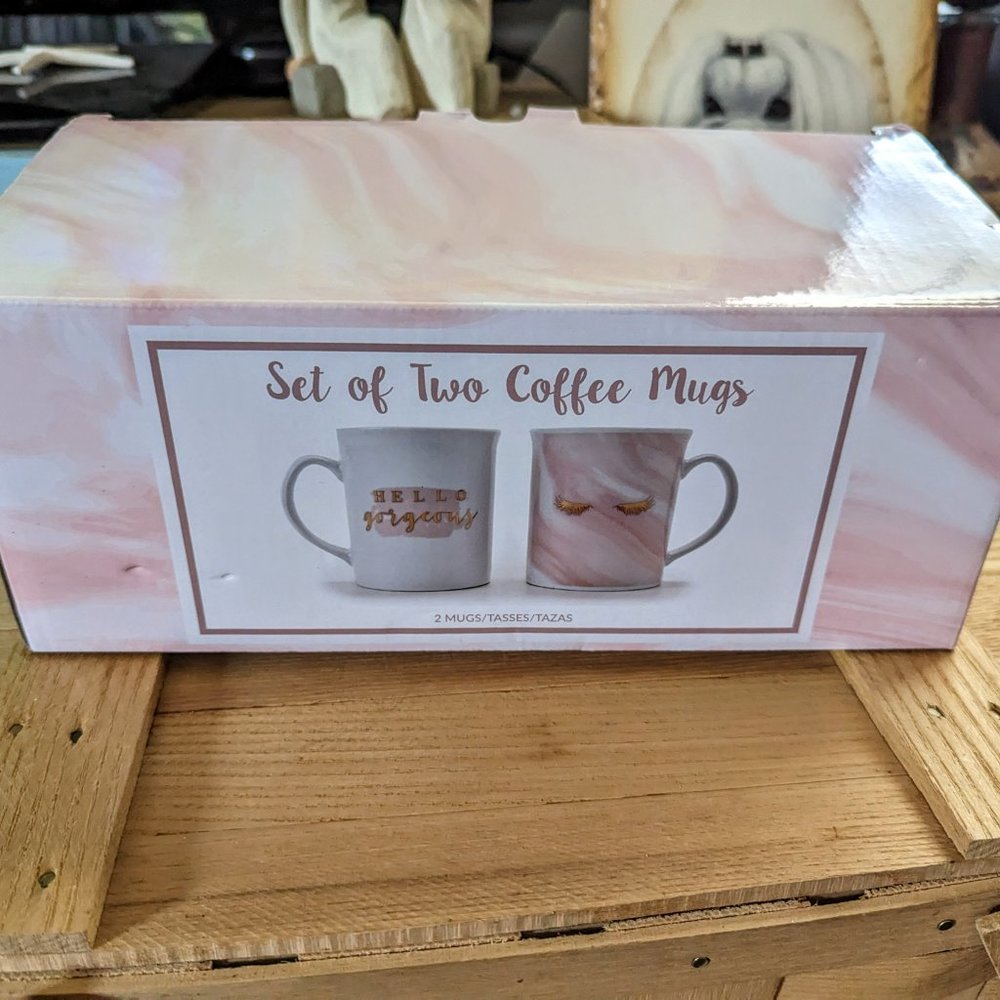 NIB  Arcadia Beauty Labs Two (2) Coffee Mugs "Hello Gorgeous" &  "Eyelashes